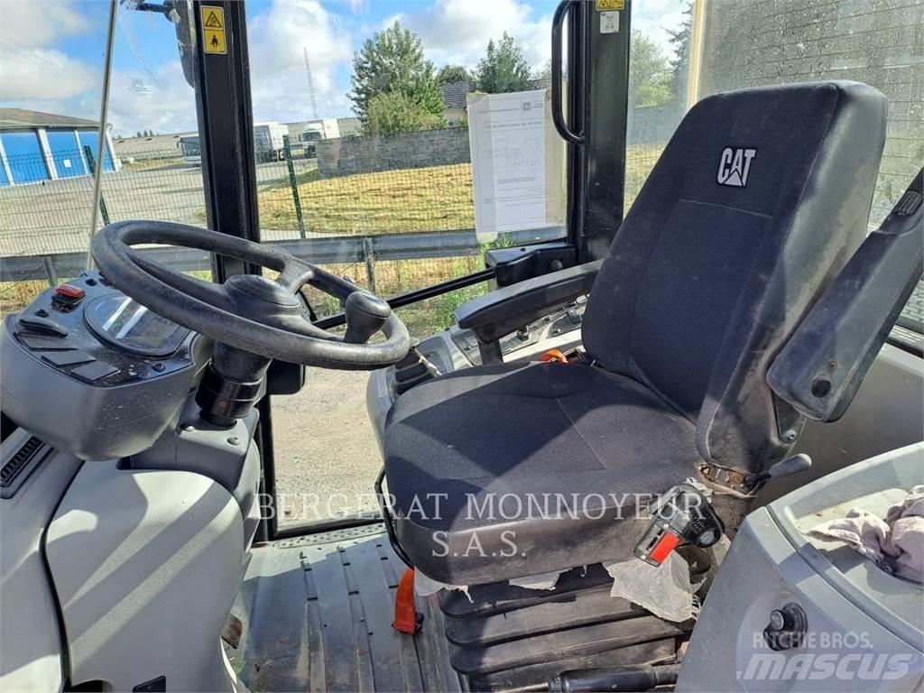 CAT 906M Tekerlekli yükleyiciler