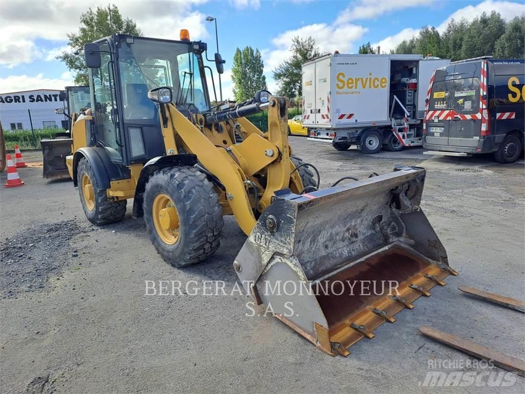 CAT 906M Tekerlekli yükleyiciler