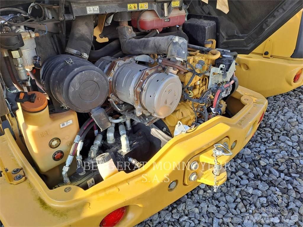 CAT 906M Tekerlekli yükleyiciler