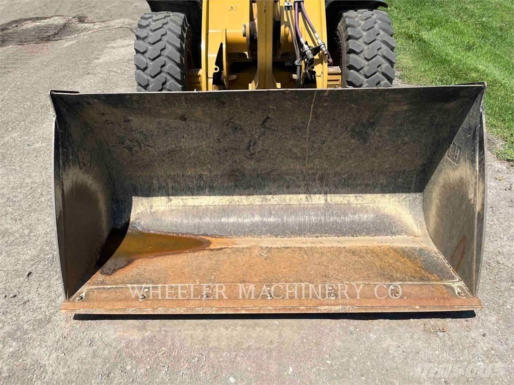 CAT 906M Tekerlekli yükleyiciler