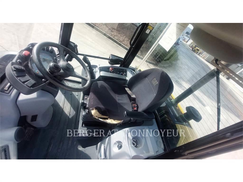 CAT 906M Tekerlekli yükleyiciler