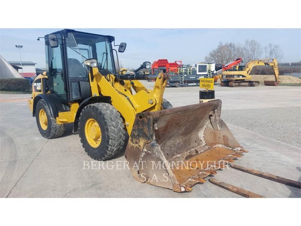 CAT 906M Tekerlekli yükleyiciler