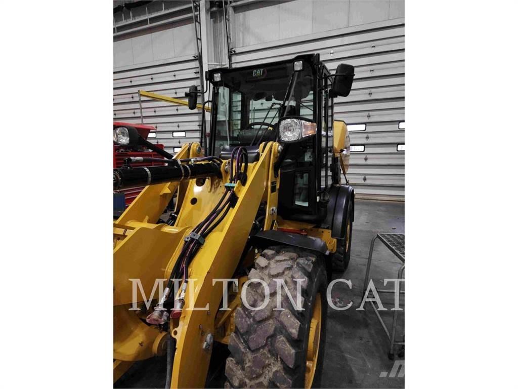 CAT 906M Tekerlekli yükleyiciler