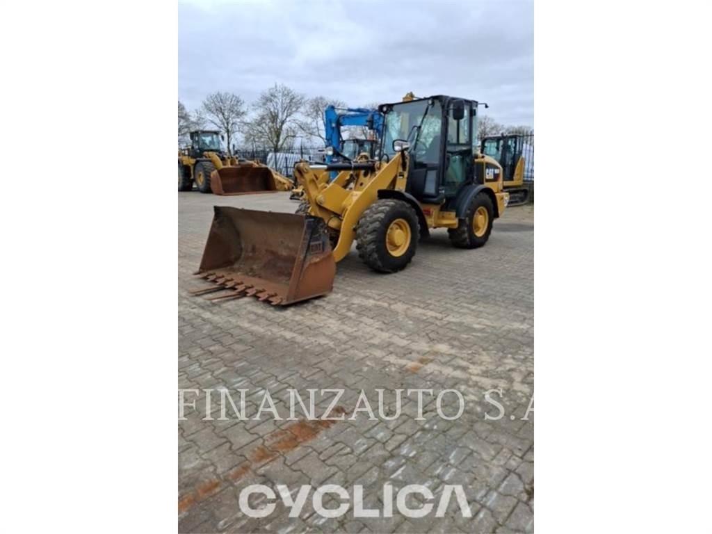 CAT 906M Tekerlekli yükleyiciler