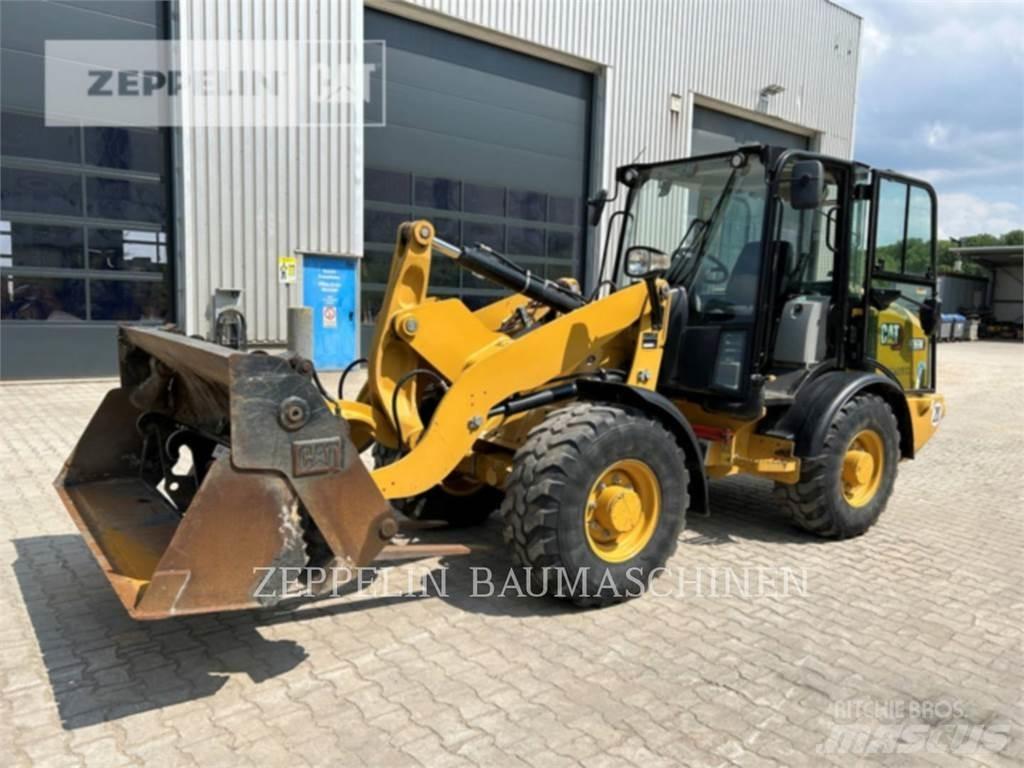 CAT 906M Tekerlekli yükleyiciler