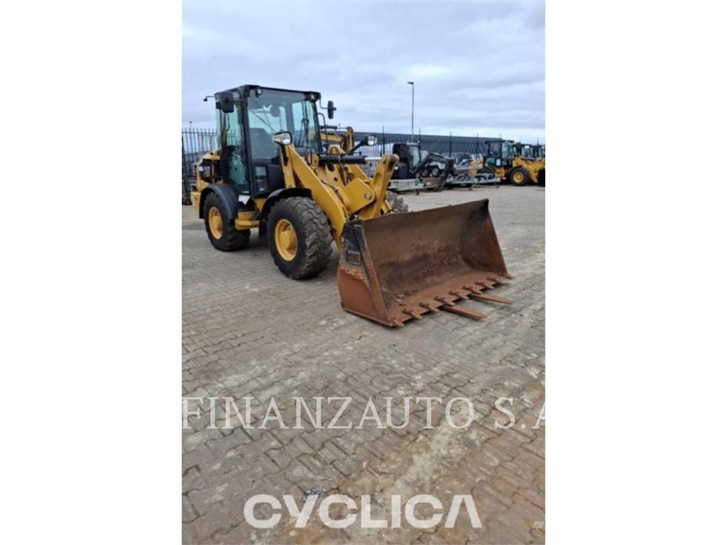 CAT 906M Tekerlekli yükleyiciler