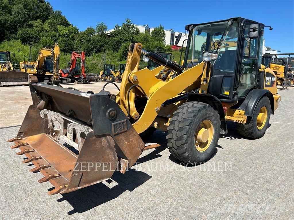 CAT 906M Tekerlekli yükleyiciler