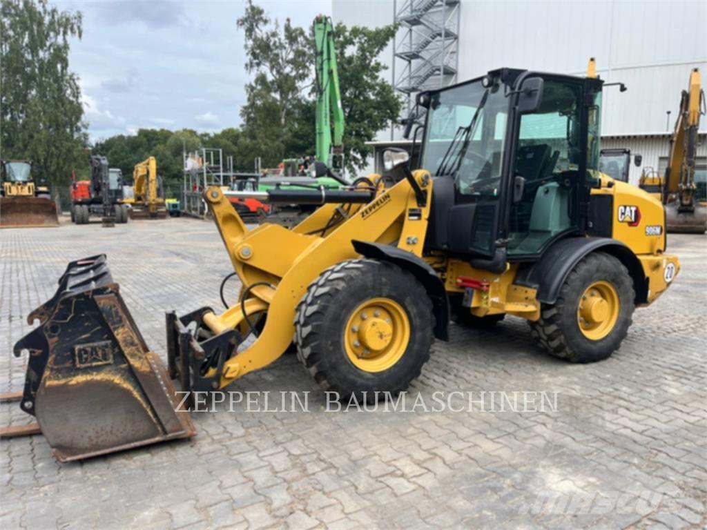 CAT 906M Tekerlekli yükleyiciler