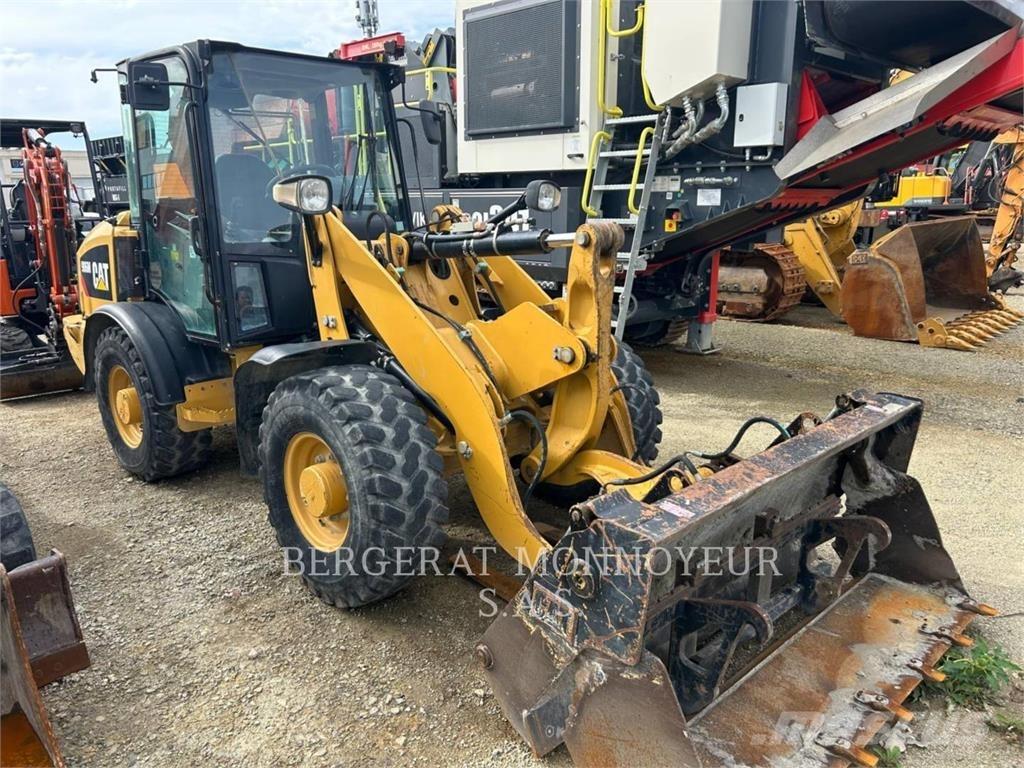 CAT 906M Tekerlekli yükleyiciler