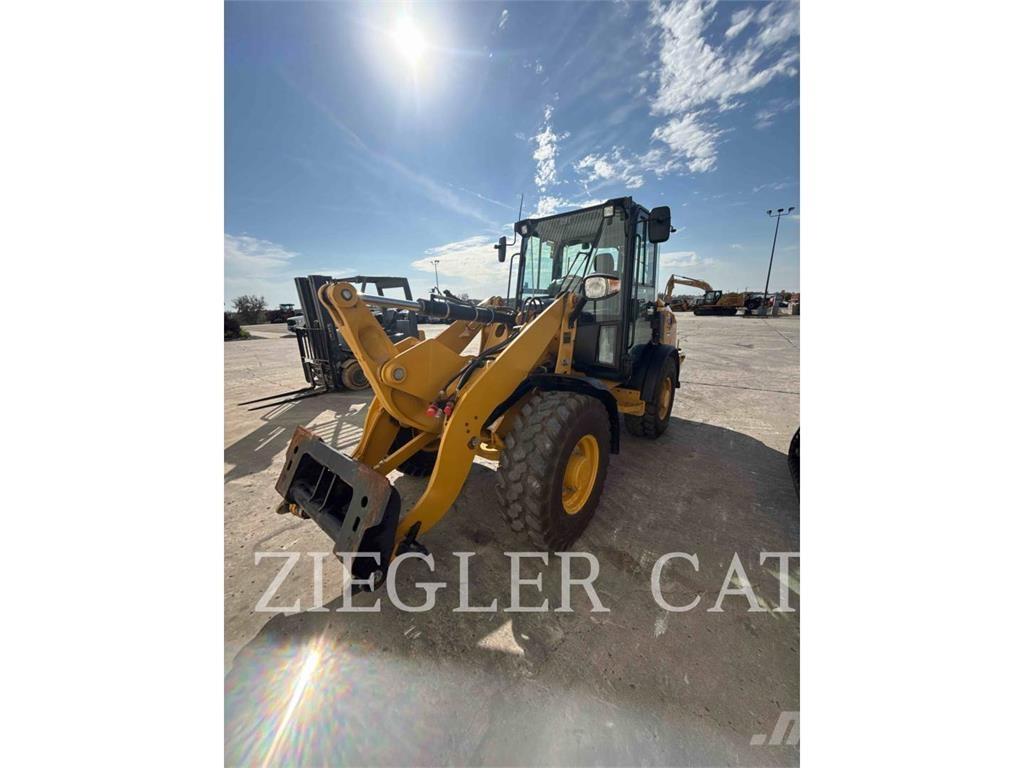 CAT 906M Tekerlekli yükleyiciler