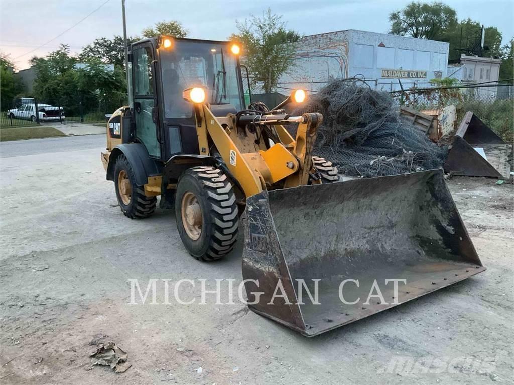 CAT 906M AR Tekerlekli yükleyiciler