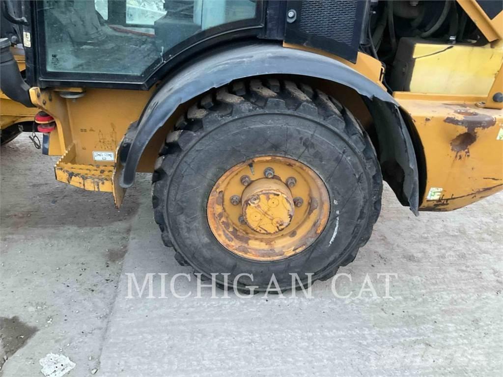 CAT 906M AR Tekerlekli yükleyiciler