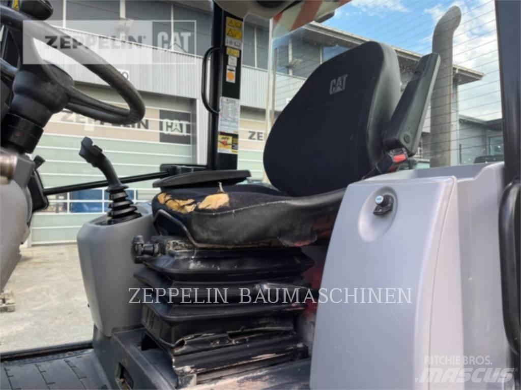 CAT 907M Tekerlekli yükleyiciler