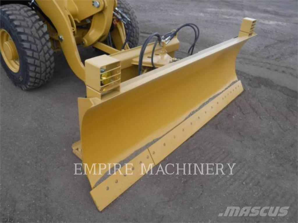 CAT 907M Tekerlekli yükleyiciler