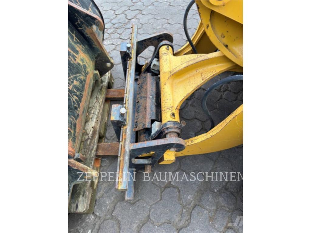 CAT 907M Tekerlekli yükleyiciler