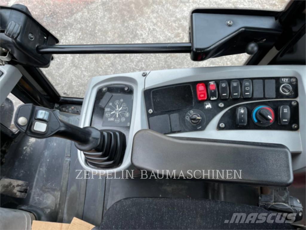 CAT 907M Tekerlekli yükleyiciler