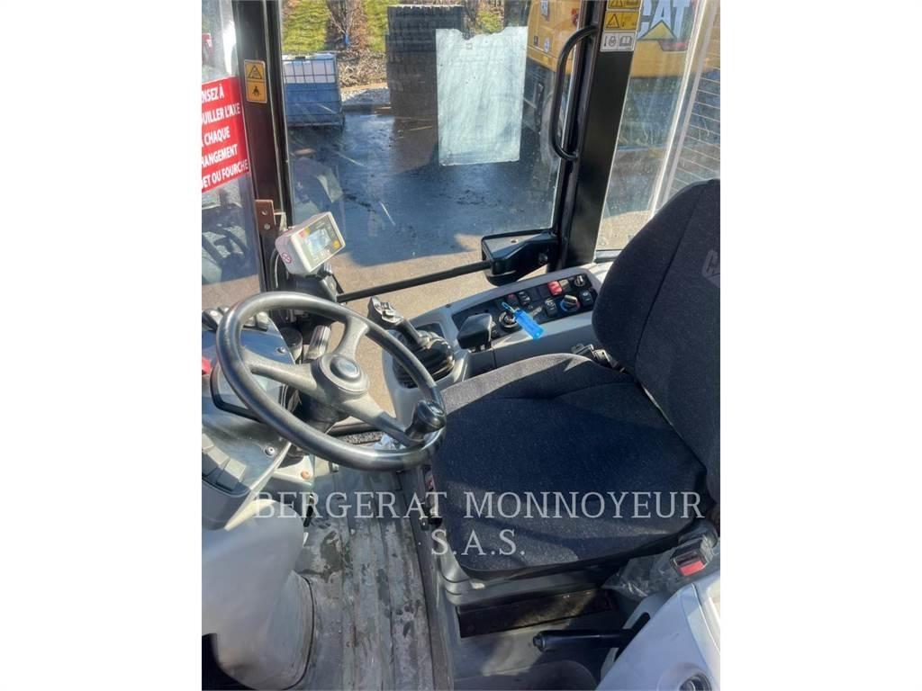 CAT 908 Tekerlekli yükleyiciler