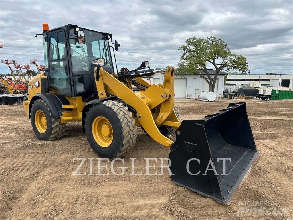CAT 908M Tekerlekli yükleyiciler