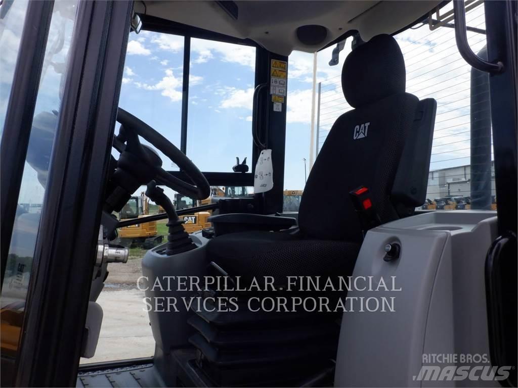 CAT 908M Tekerlekli yükleyiciler