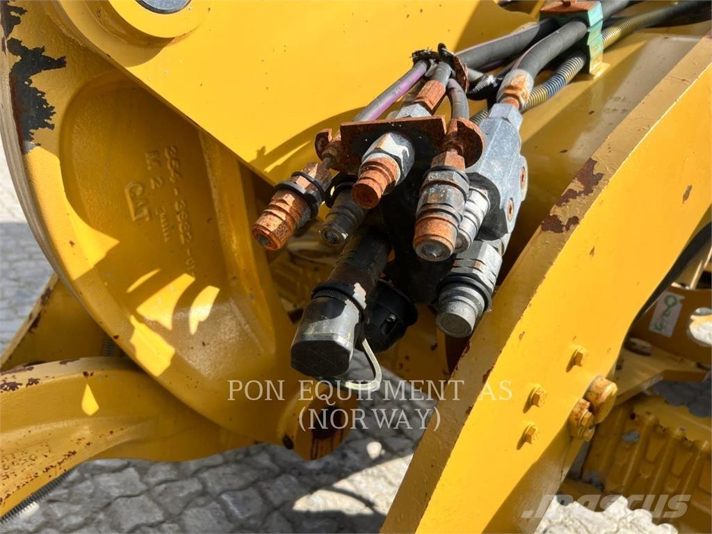 CAT 908M Tekerlekli yükleyiciler