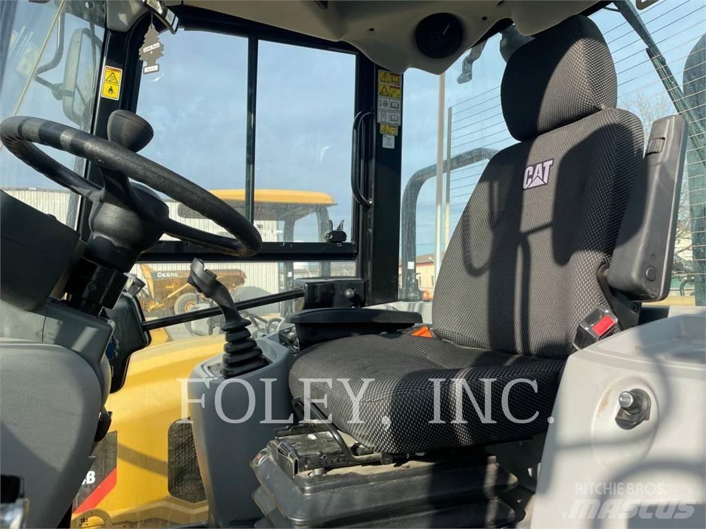 CAT 908M Tekerlekli yükleyiciler