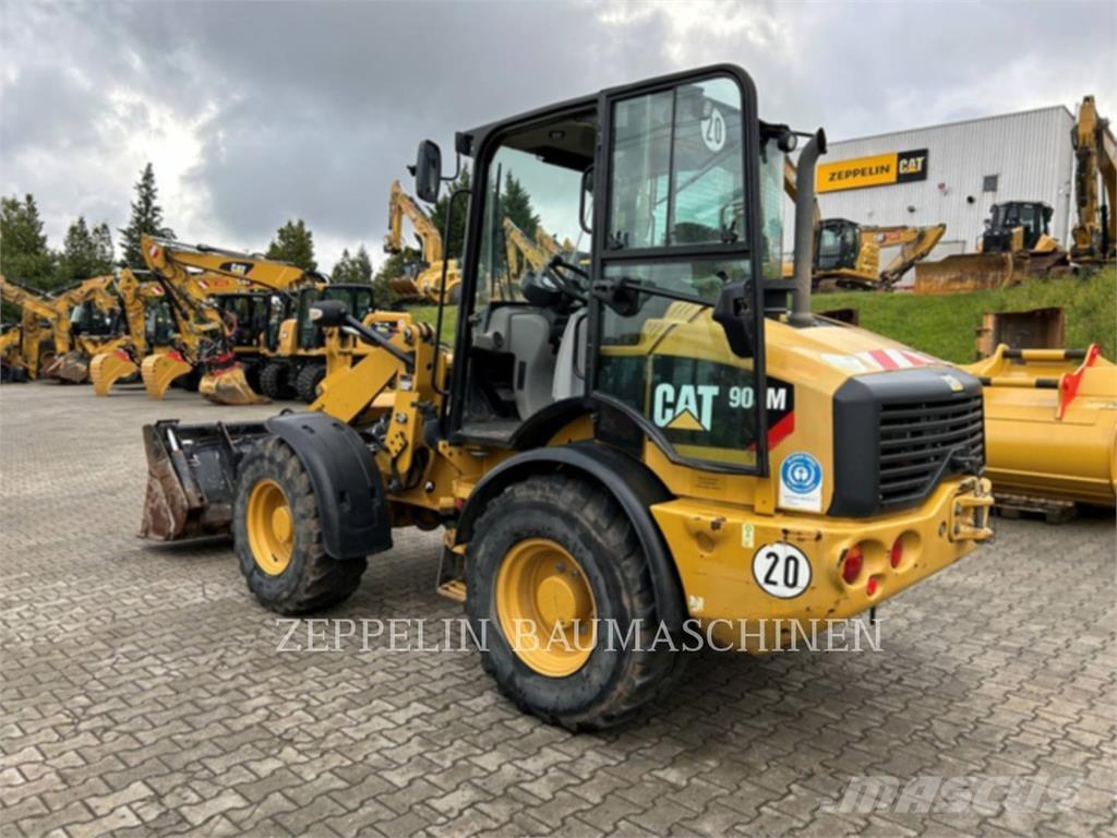 CAT 908M Tekerlekli yükleyiciler