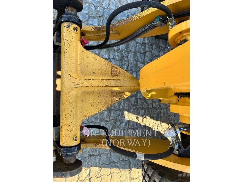 CAT 908M Tekerlekli yükleyiciler