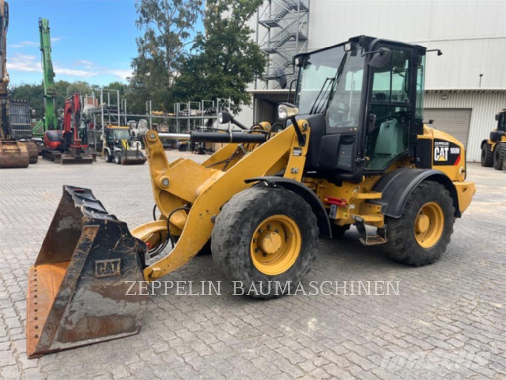 CAT 908M Tekerlekli yükleyiciler