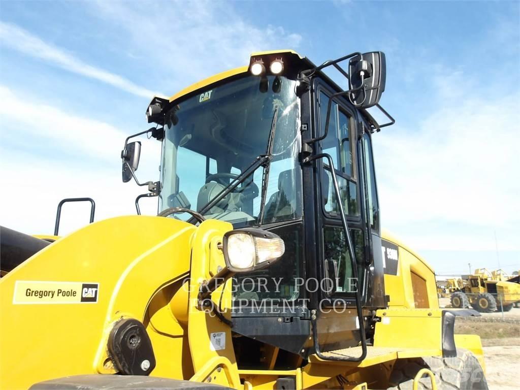 CAT 930M Tekerlekli yükleyiciler