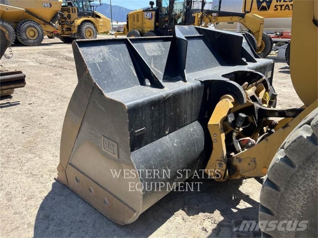 CAT 930M Tekerlekli yükleyiciler