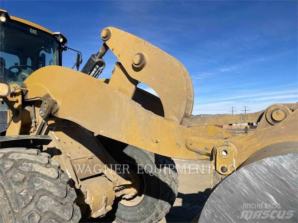 CAT 938M Tekerlekli yükleyiciler