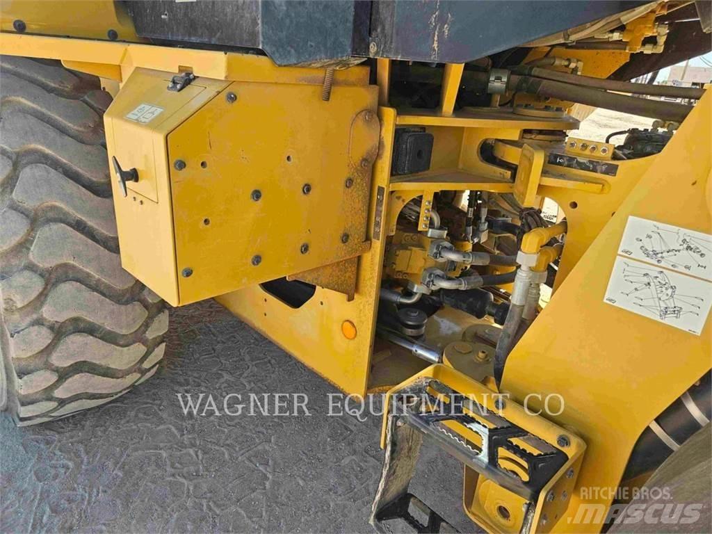 CAT 938M Tekerlekli yükleyiciler