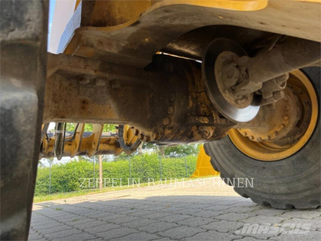 CAT 938M Tekerlekli yükleyiciler