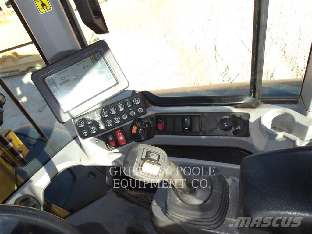 CAT 938M Tekerlekli yükleyiciler