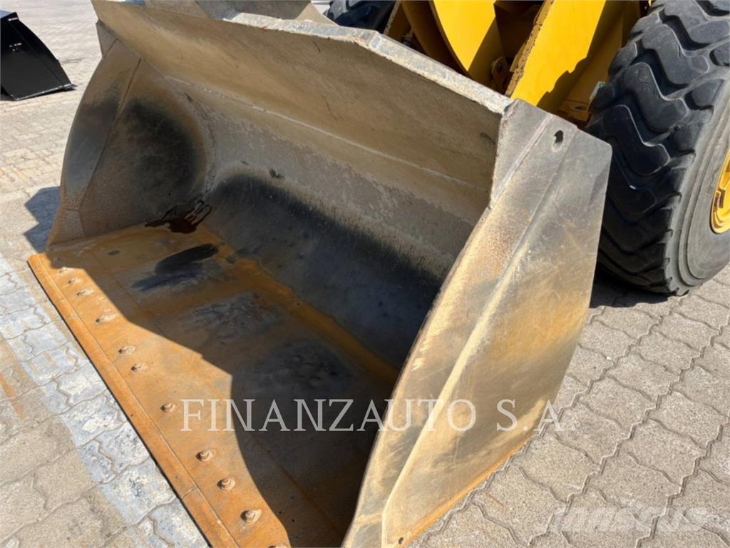 CAT 938M Tekerlekli yükleyiciler