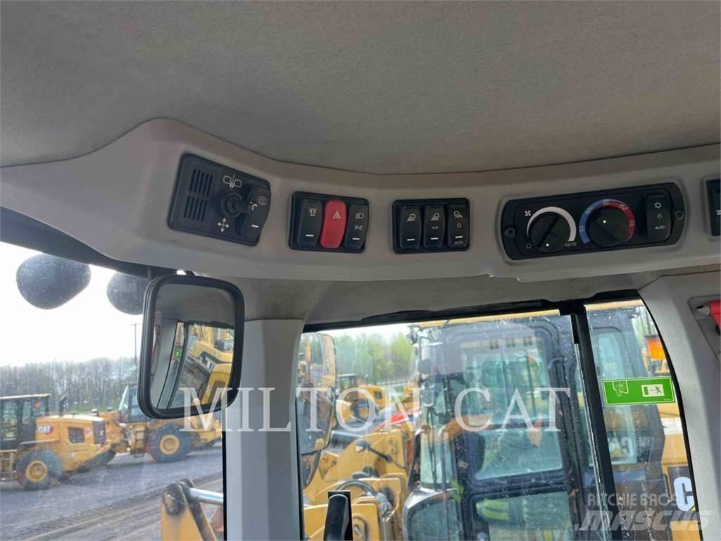 CAT 938M 2V Tekerlekli yükleyiciler