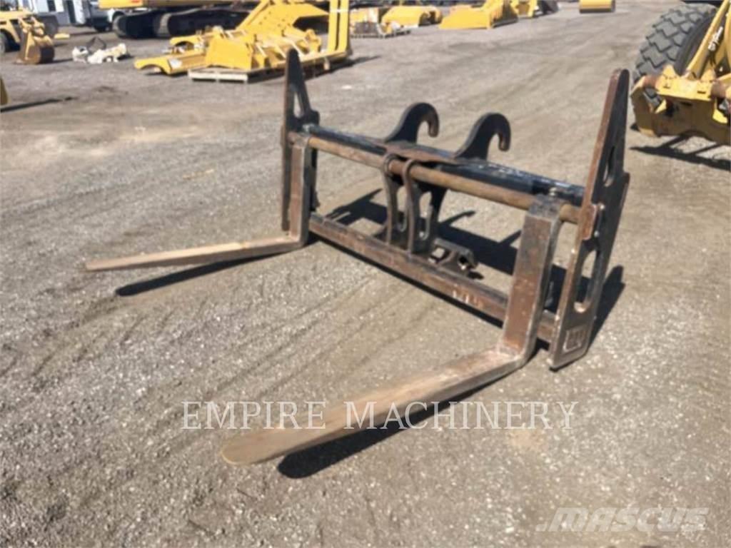 CAT 938M FC FK Çatallar