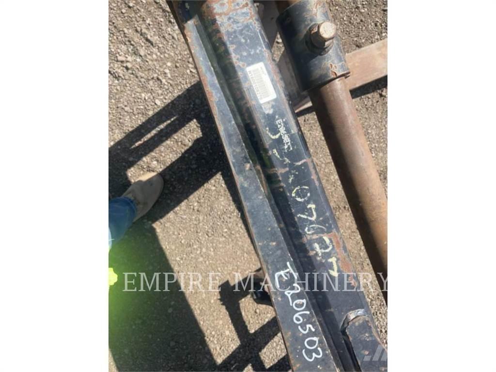 CAT 938M FC FK Çatallar