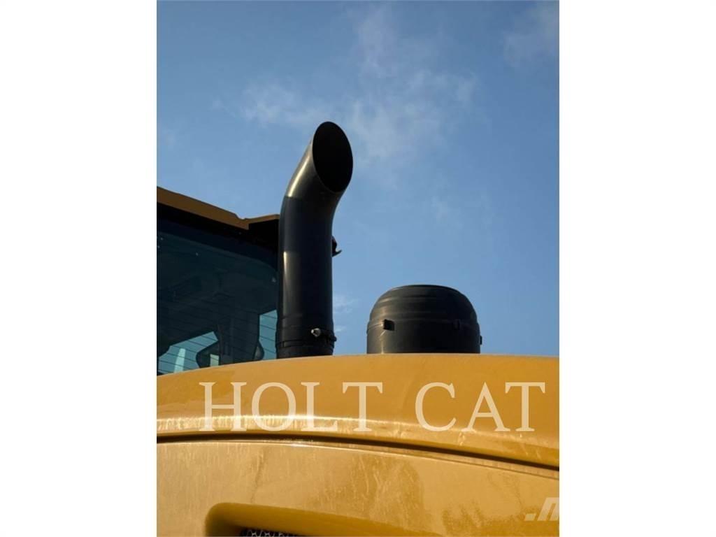 CAT 938M QC Tekerlekli yükleyiciler