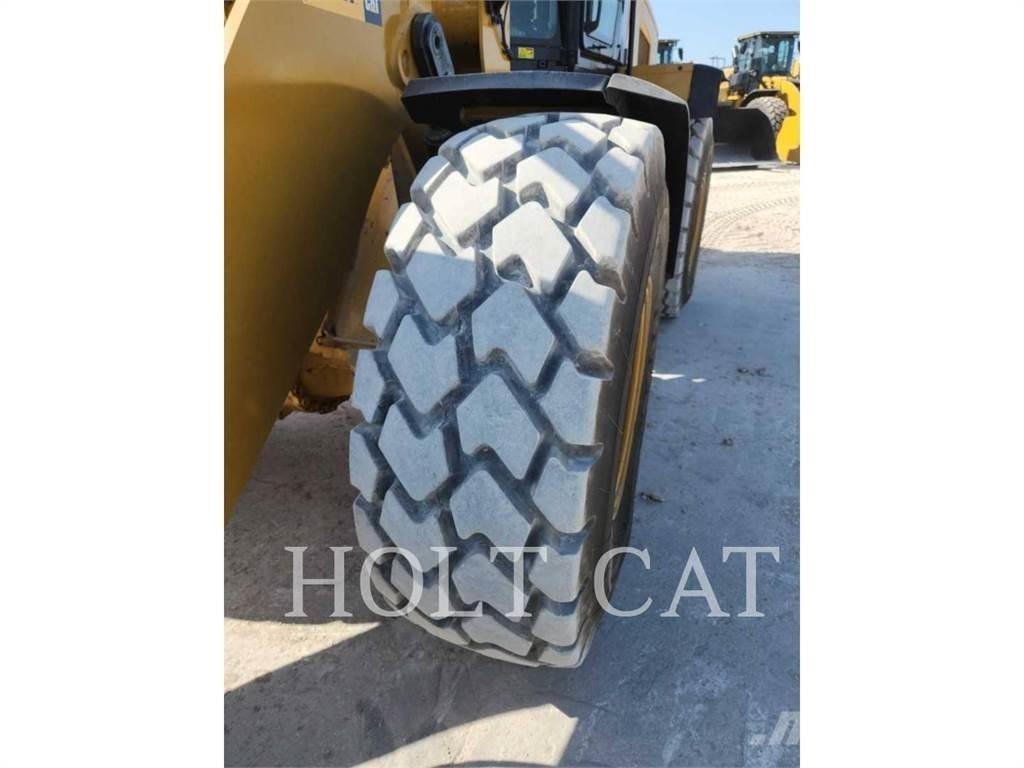 CAT 938M QC Tekerlekli yükleyiciler