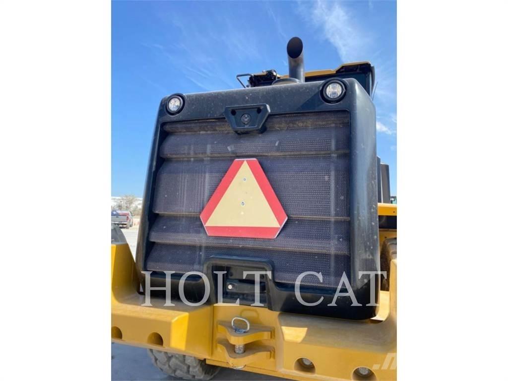 CAT 938M QC Tekerlekli yükleyiciler