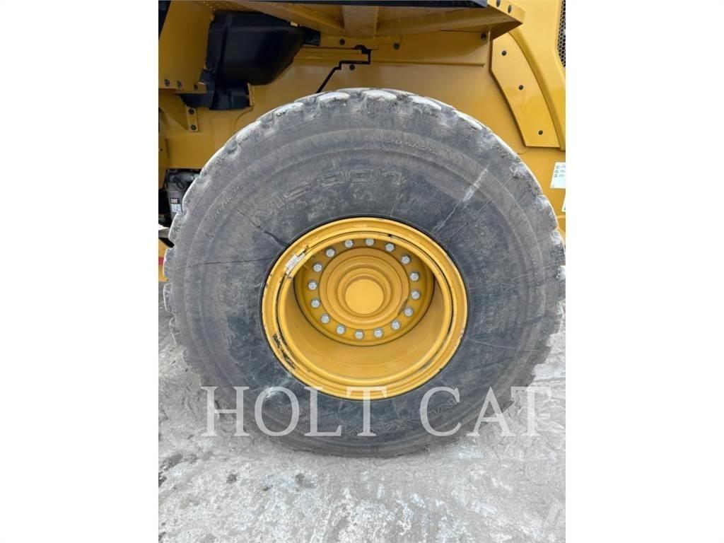 CAT 938M QC Tekerlekli yükleyiciler