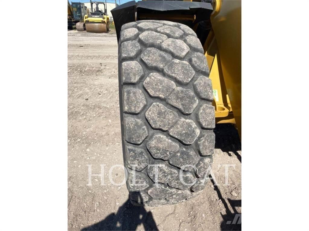 CAT 938M QC Tekerlekli yükleyiciler