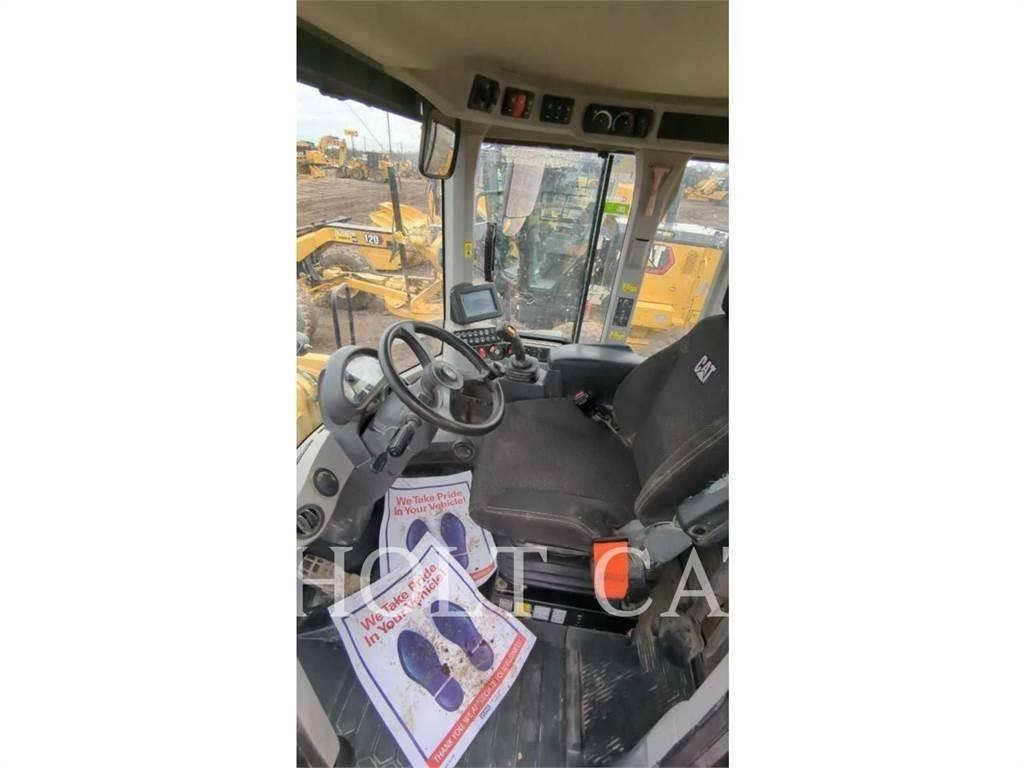 CAT 938M QC Tekerlekli yükleyiciler