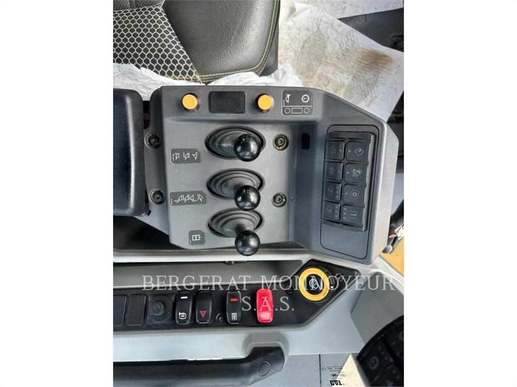 CAT 966 Tekerlekli yükleyiciler