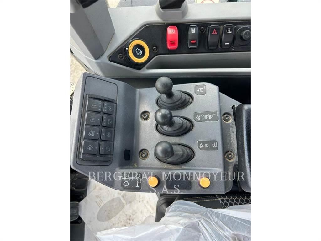 CAT 966 Tekerlekli yükleyiciler