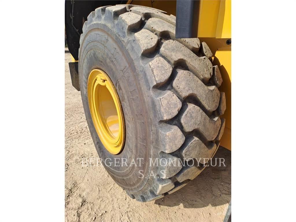 CAT 966 Tekerlekli yükleyiciler