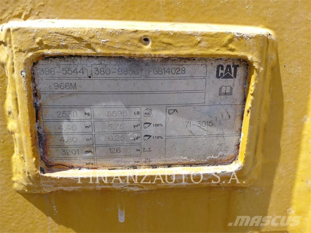 CAT 966 Tekerlekli yükleyiciler