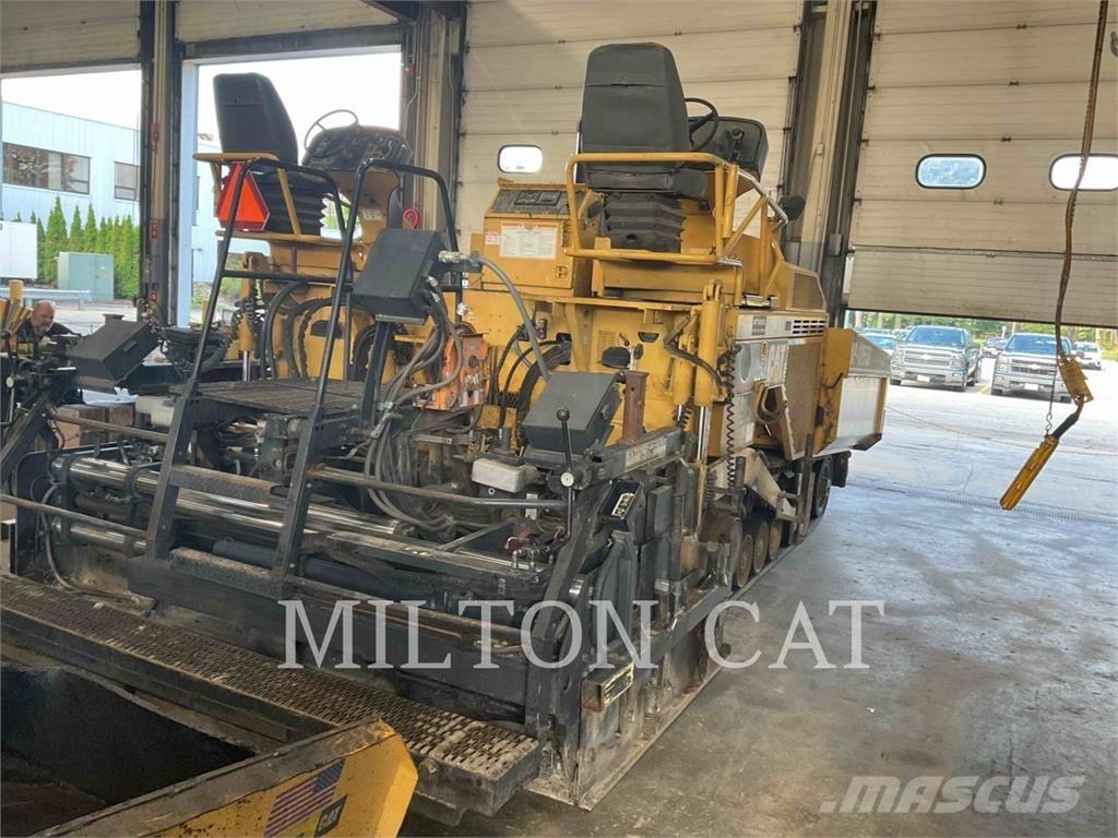 CAT AP-1055D Asfalt sericiler