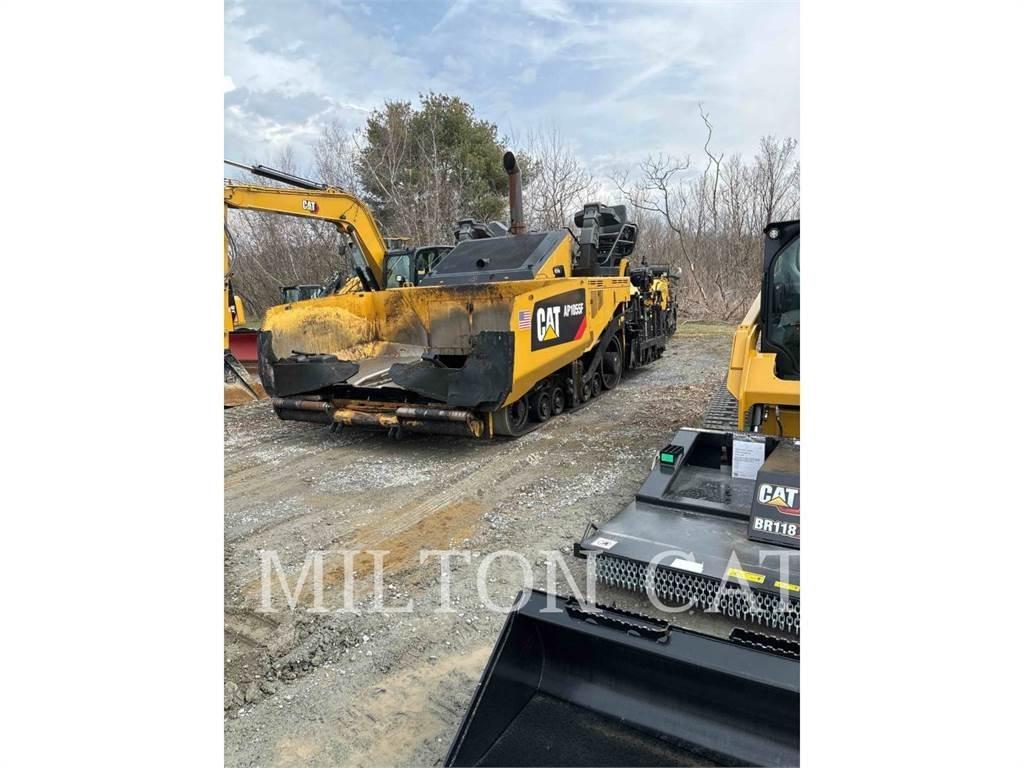 CAT AP1055F Asfalt sericiler